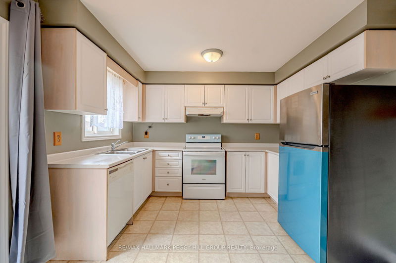 57 Nicole Marie Ave  Barrie, L4M 6Y7 | Image 3