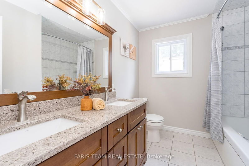 110 Chieftain Cres  Barrie, L4N 6J3 | Image 14