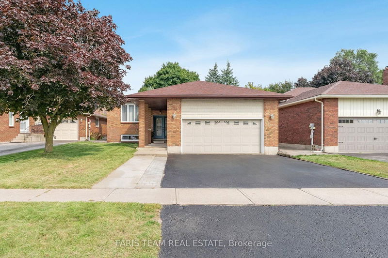 110 Chieftain Cres  Barrie, L4N 6J3 | Image 2