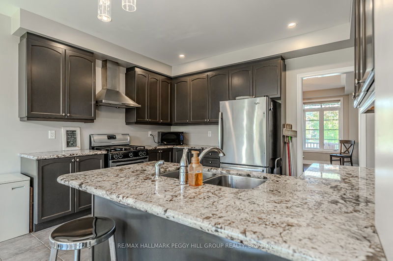 35 Royal Park Blvd  Barrie, L4N 6M8 | Image 4