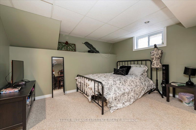 3 Sinclair Crt  Barrie, L4N 5X8 | Image 23