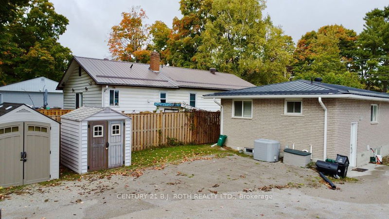 397 Mississaga St W Orillia, L3V 3C4 | Image 24