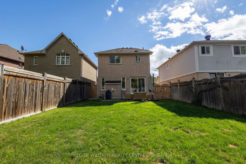 46 Versailles Cres  Barrie, L4M 0B8 | Image 19