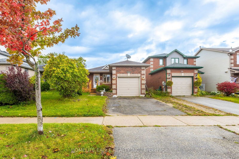 37 Athabaska Rd  Barrie, L4N 8E8 | Image 1