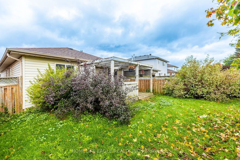 37 Athabaska Rd  Barrie, L4N 8E8 | Image 24