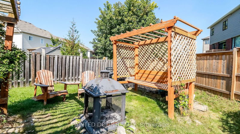 5 Regina Rd  Barrie, L4M 7J1 | Image 38