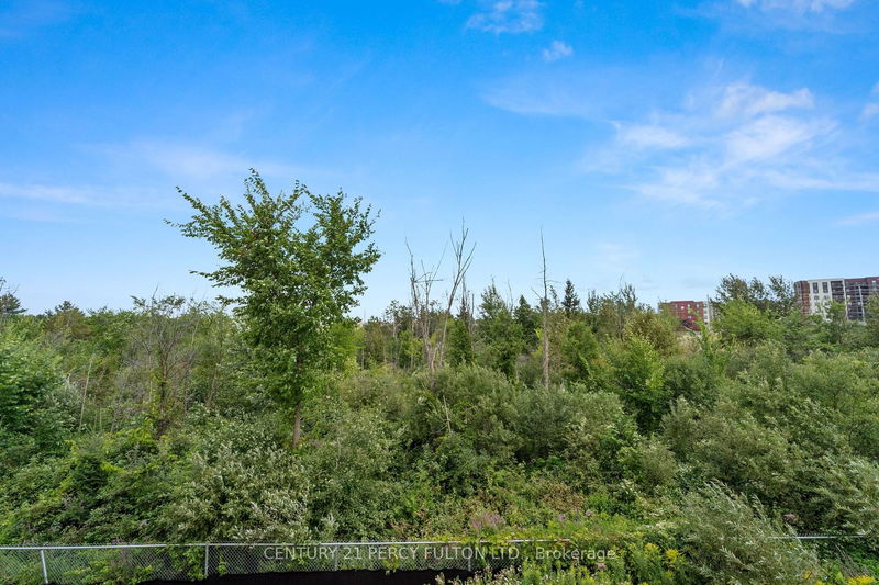 46 Blue Forest Cres N Barrie, L4N 0H7 | Image 40