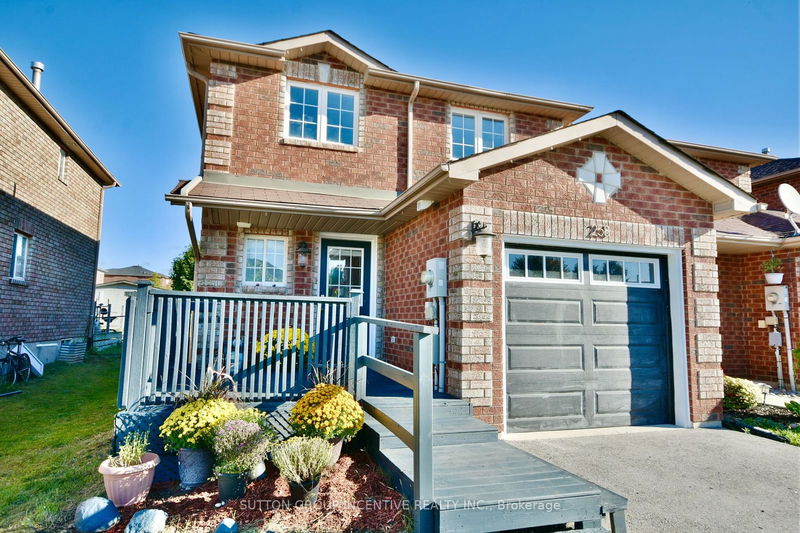 258 Dunsmore Lane  Barrie, L4M 7A7 | Image 1