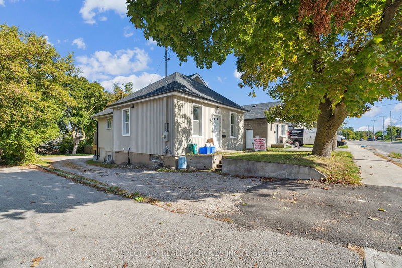 143 Burton Ave  Barrie, L4N 2R9 | Image 2