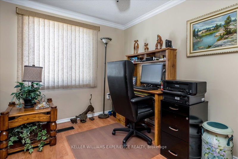 92 Hickling Tr  Barrie, L4M 5T3 | Image 10