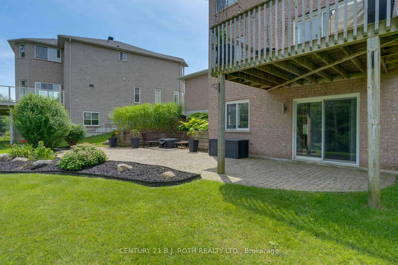 30 Capilano Crt  Barrie, L4M 7E6 | Image 32