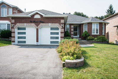 91 Hurst Dr  Barrie, L4N 8K9 | Image 1