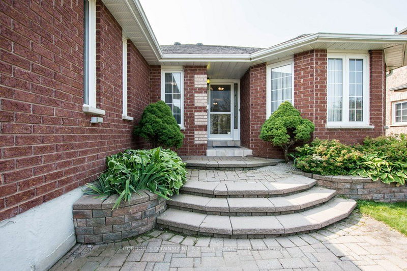 91 Hurst Dr  Barrie, L4N 8K9 | Image 3