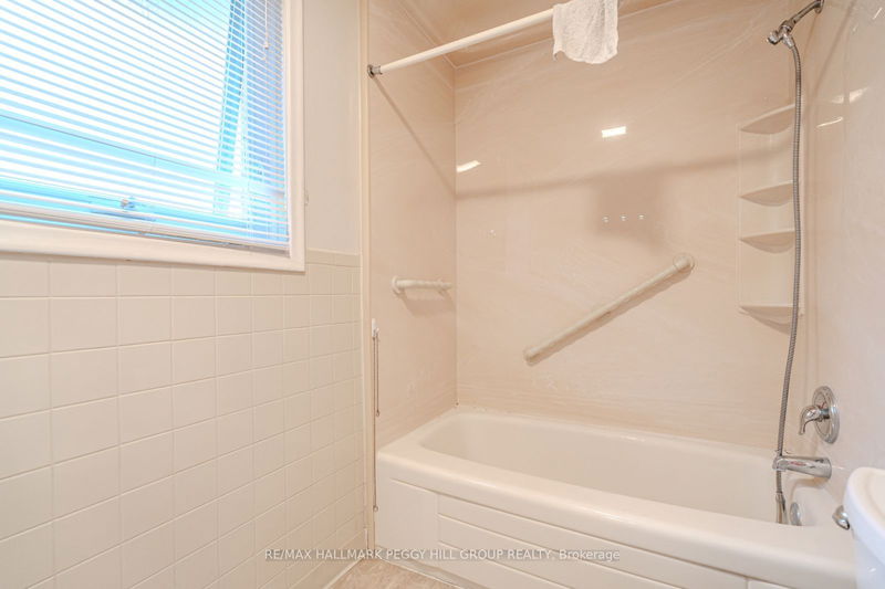 3 Pratt Rd  Barrie, L4M 2K9 | Image 13