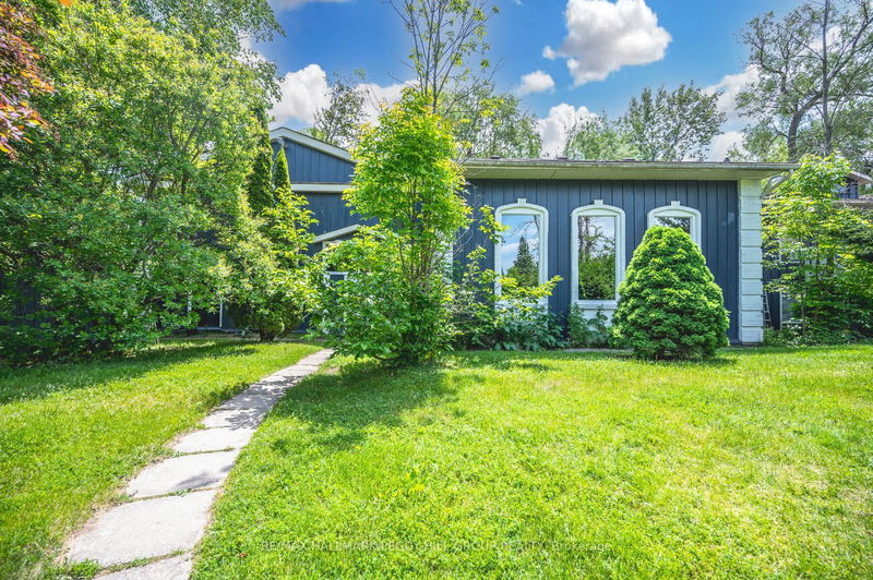 3071 Mosley St  Wasaga Beach, L9Z 1W7 | Image 2