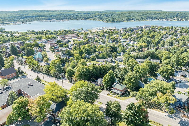 21 Robert St E Penetanguishene, L9M 1A9 | Image 24