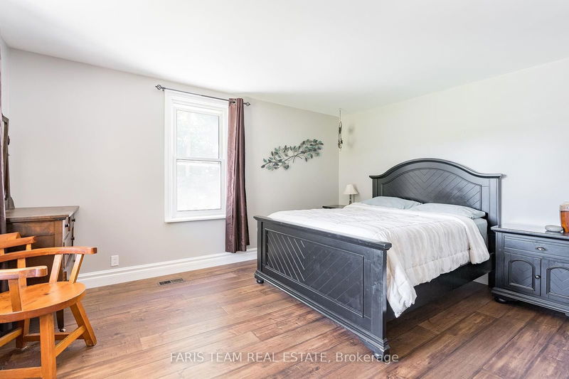 21 Robert St E Penetanguishene, L9M 1A9 | Image 8