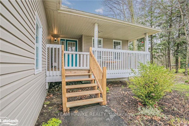 22 Laurier Blvd, Tiny, L9M 0J2 | Image 3