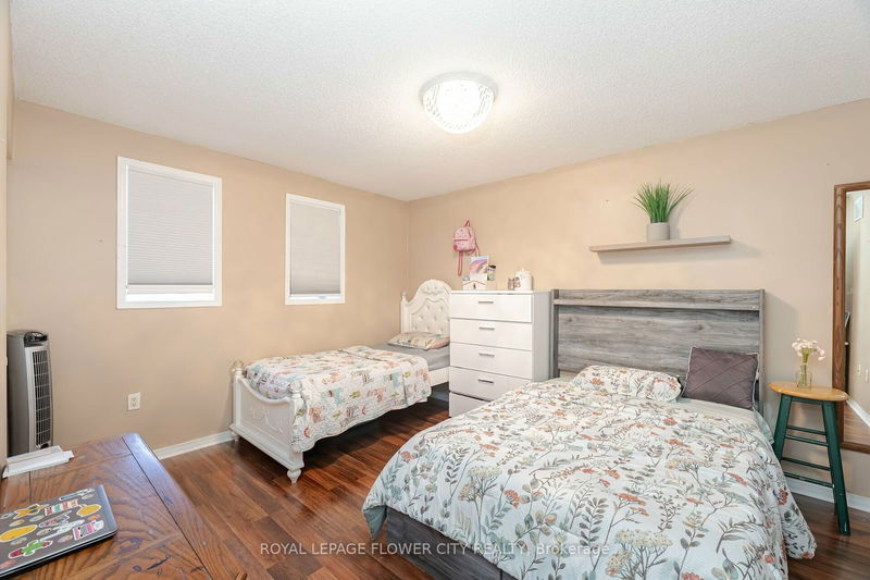 35 Jones Dr  Barrie, L4M 6H7 | Image 28