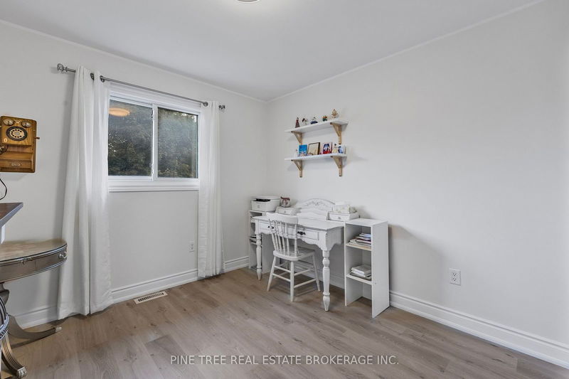 85 Elizabeth St  Barrie, L4N 6P2 | Image 21