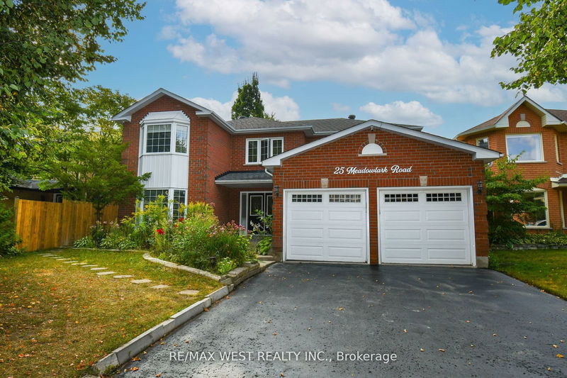 25 Meadowlark Rd  Barrie, L4M 6C8 | Image 2