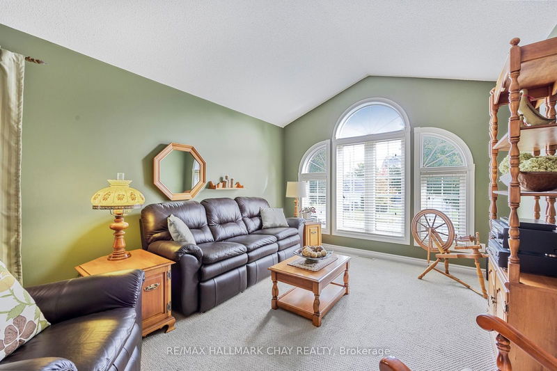 22 Huntington Dr  Barrie, L4N 9T6 | Image 5