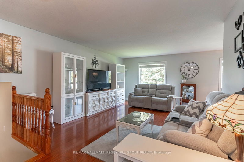 9 Longwood Cres  Clearview, L0M 1N0 | Image 7