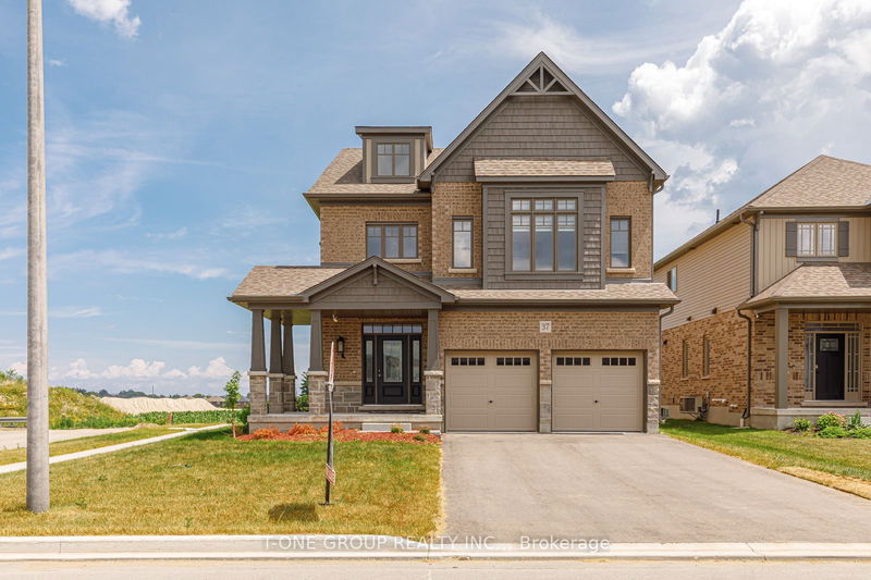 home for lease on 37 Maidens Crescent