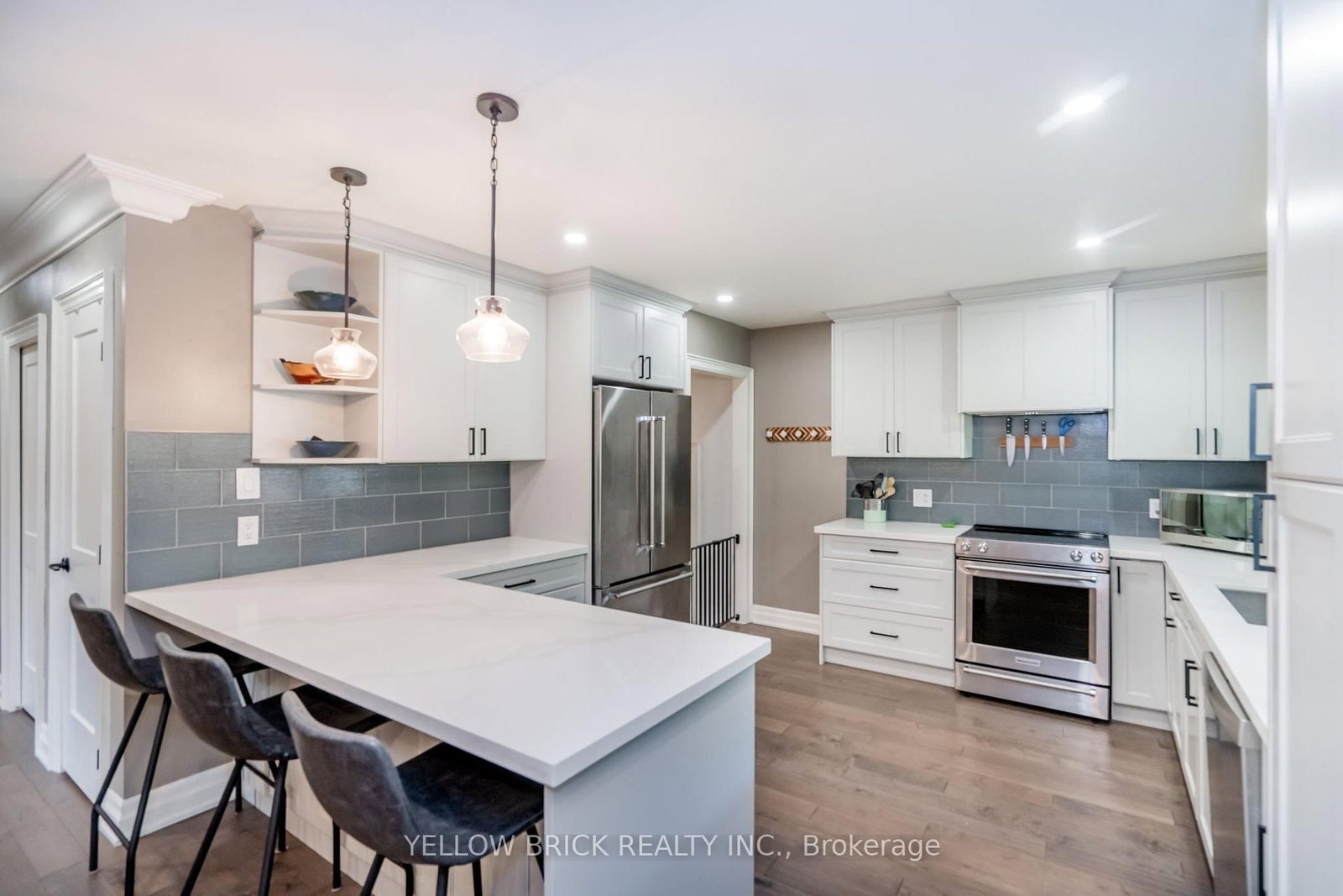Listing Image 9
