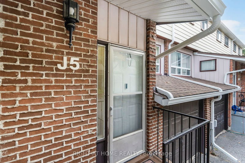 63 Ferris Lane  Barrie, L4M 5C4 | Image 2