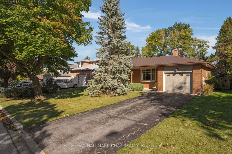 16 Algonquin Tr  Barrie, L4M 5G8 | Image 37