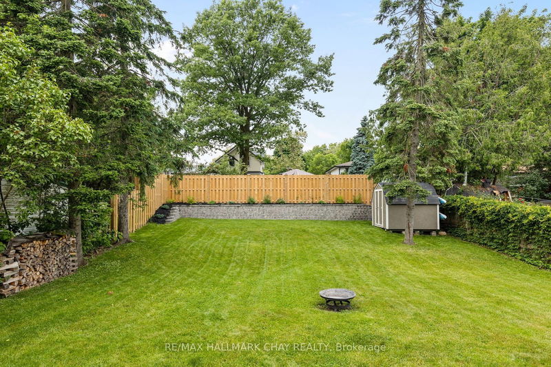 22 Baker Cres  Barrie, L4M 3J5 | Image 31