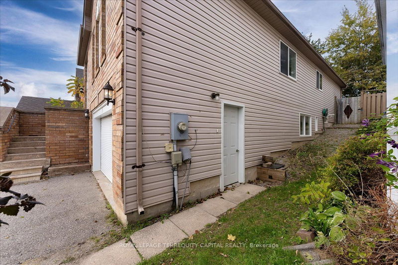 54 Copeman Cres  Barrie, L4N 8B4 | Image 35