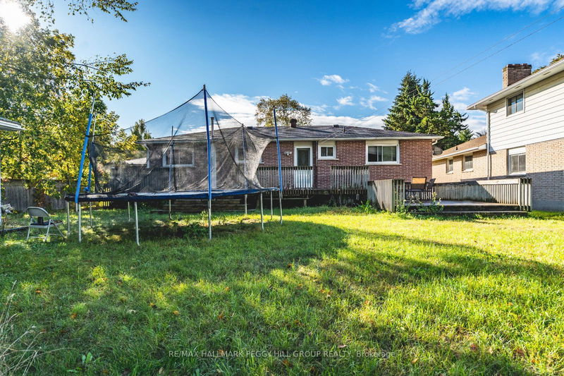 215 Phillips St  Barrie, L4N 3V2 | Image 16