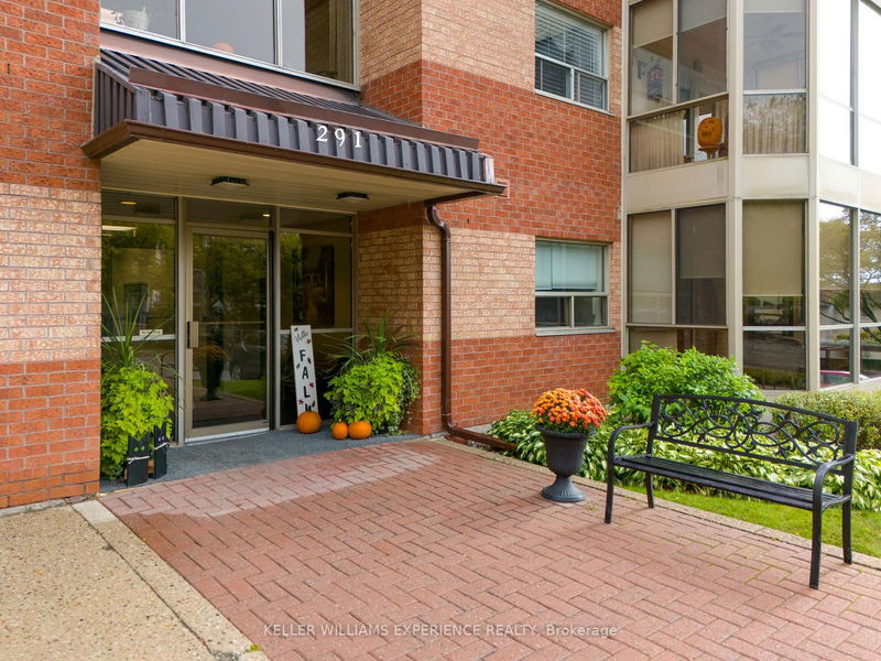  207 - 291 Blake St  Barrie, L4M 1K7 | Image 2