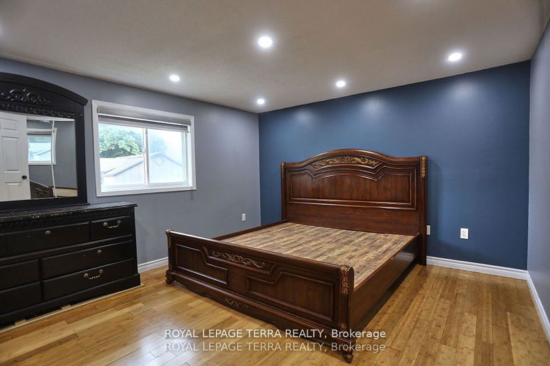 38 Ambler Bay   Barrie, L4M 7A5 | Image 13