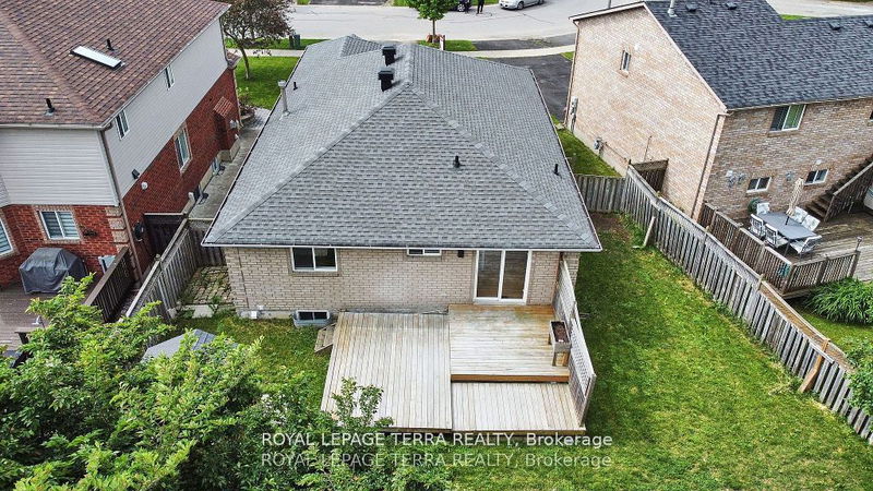 38 Ambler Bay   Barrie, L4M 7A5 | Image 33