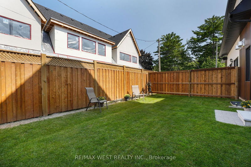 42 Ruby Cres  Orillia, L3V 8M3 | Image 2