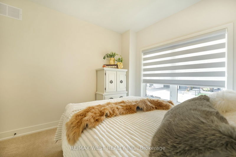 42 Ruby Cres  Orillia, L3V 8M3 | Image 5