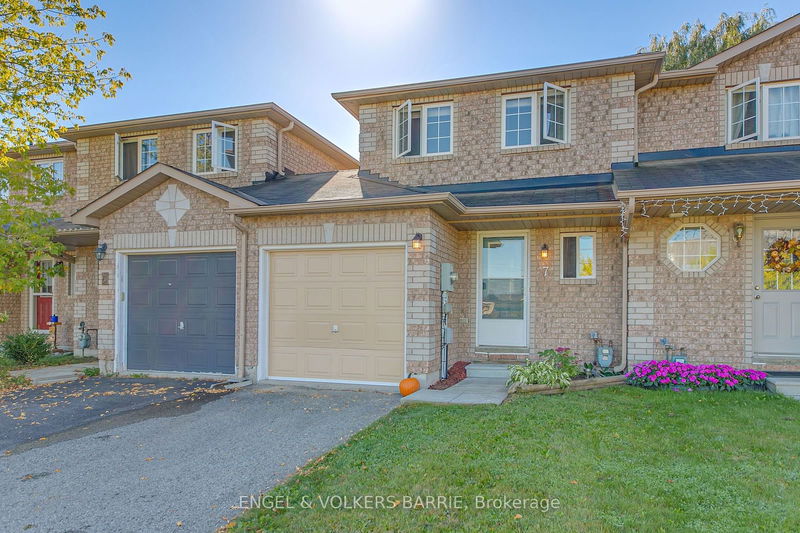 7 Mccausland Crt  Barrie, L4N 6C2 | Image 1