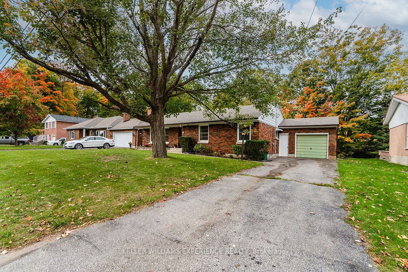 792 Hugel Ave  Midland, L4R 1X6 | Image 1