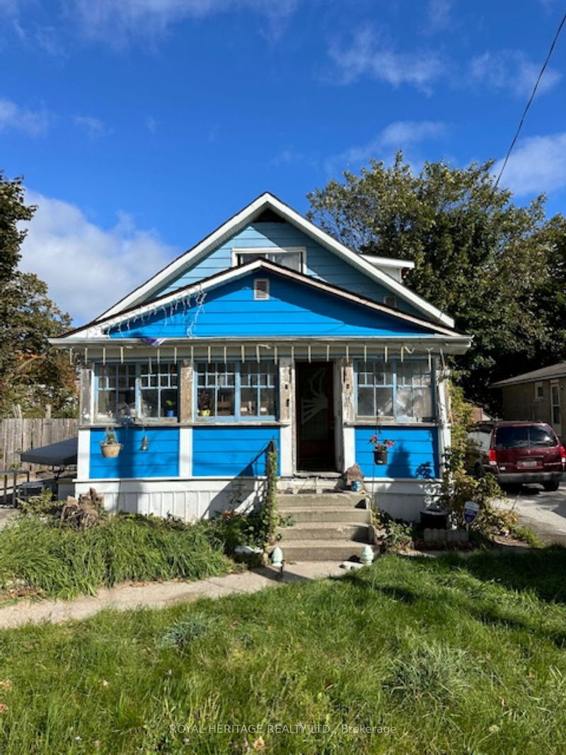 home for sale on 11 Lakeview Avenue