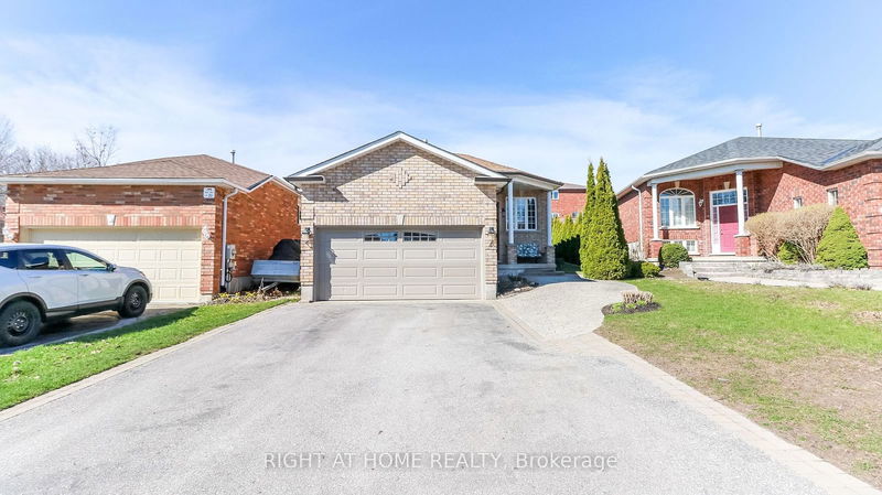 4 Brown Wood Dr, Barrie, Ontario (MLS S9505830)