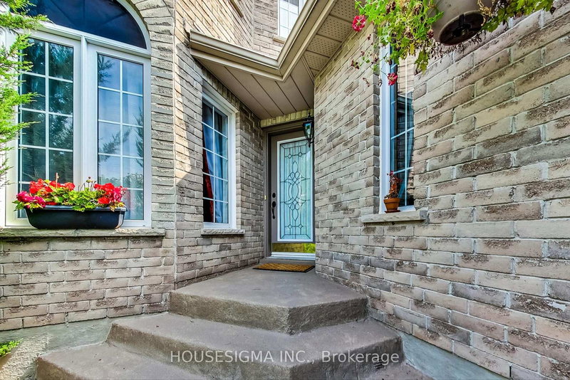 5 Kelsey Cres, Barrie, L4N 0J7 | Image 2