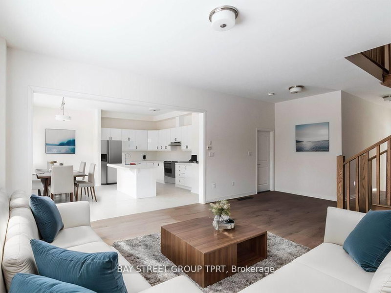 3778 Sunbank Cres, Severn, L3V 6H3 | Image 3