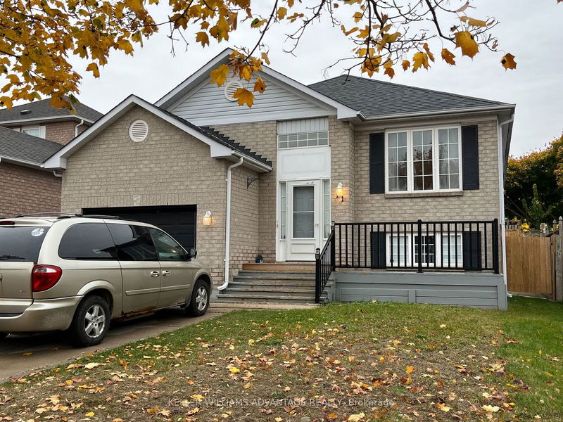 home for lease on (Bsmt)-11 Draper Crescent