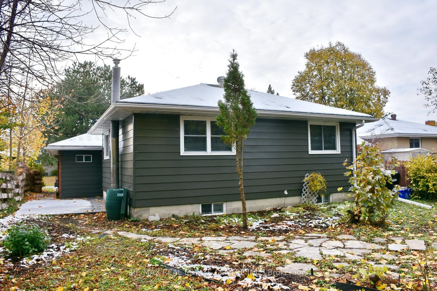 Listing Image 7
