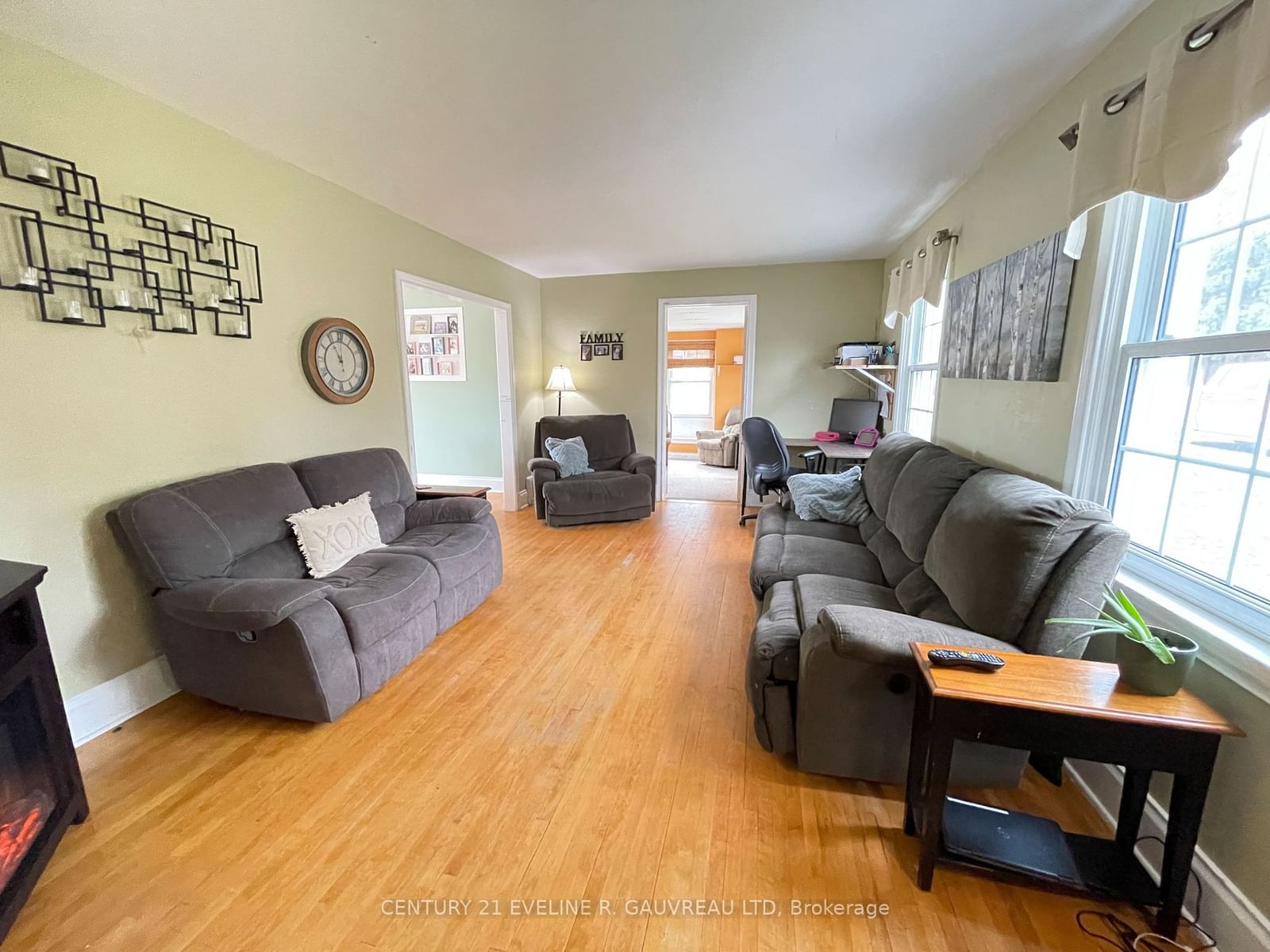 Listing Image 7