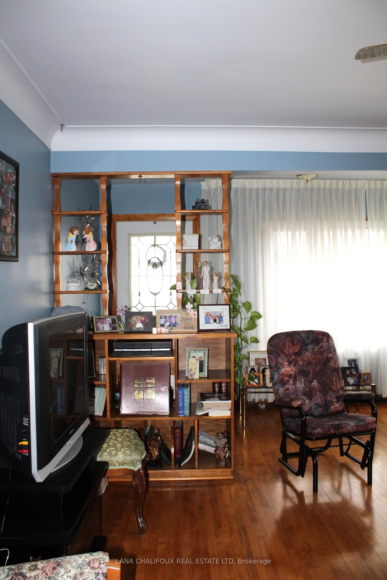 Listing Image 11