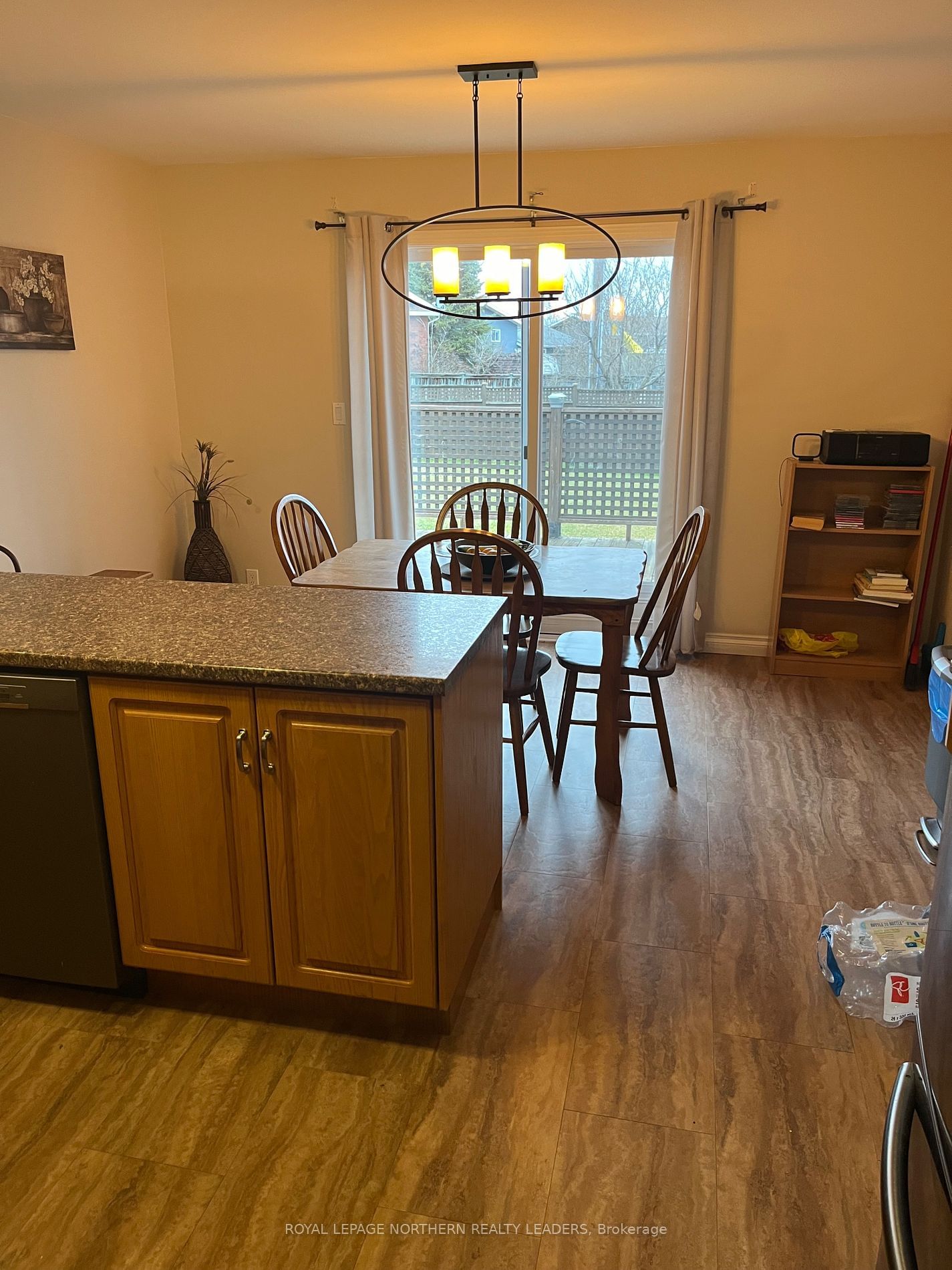 Listing Image 6